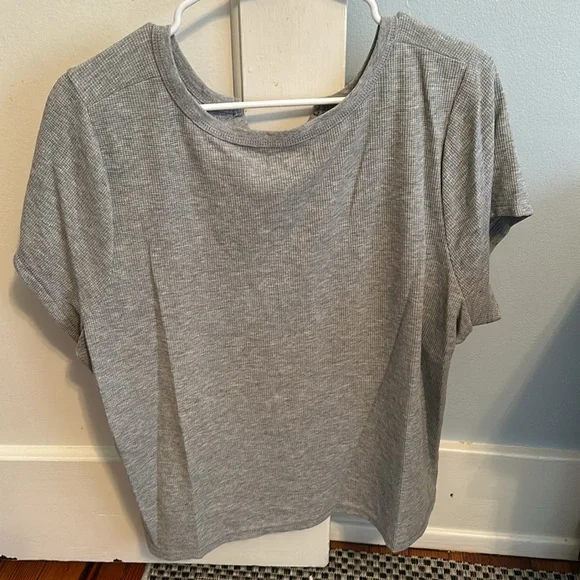 Madewell Plus Split-Neck Henley Tee ⛳️ - Picture 3 of 3